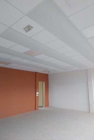 Panneaux rayonnants de plafond intégrés au faux plafond de l'École primaire Île Napoléon à Rixheim.
